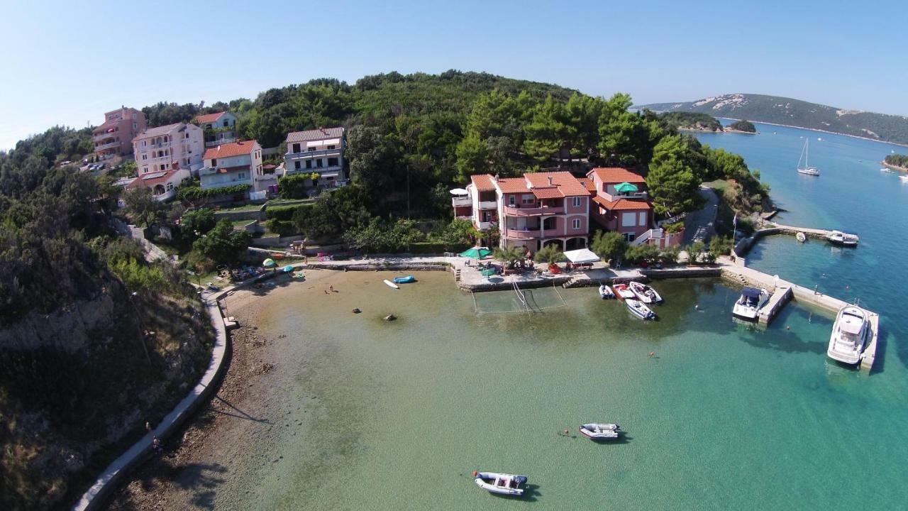 Apartments Zala Matusan Supetarska Draga Exterior photo