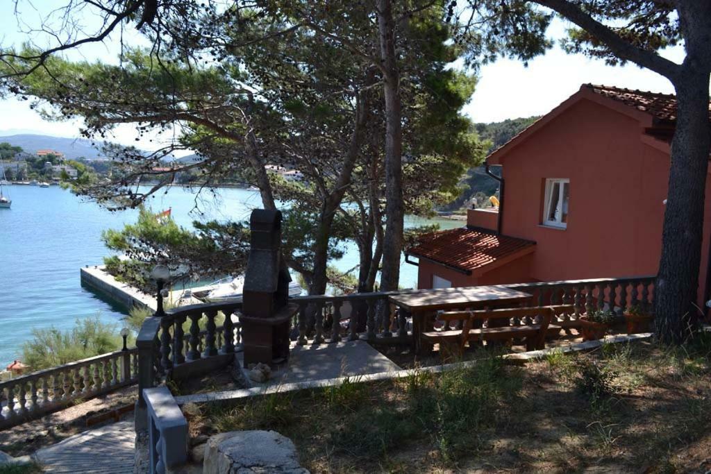 Apartments Zala Matusan Supetarska Draga Exterior photo
